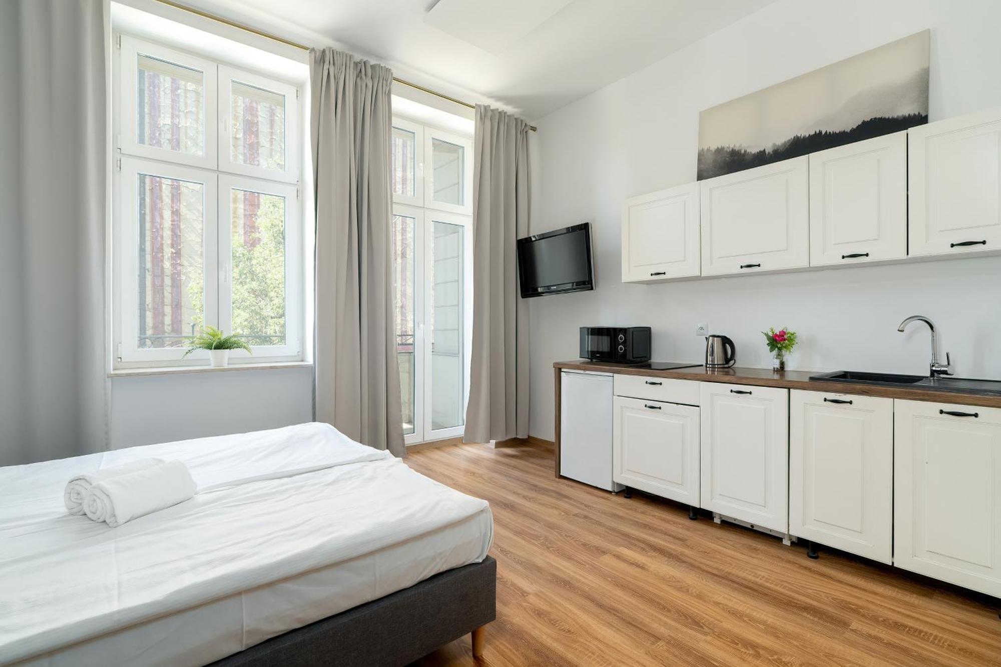 Cosy Very Berry In Close To The Park By Renters Apartament