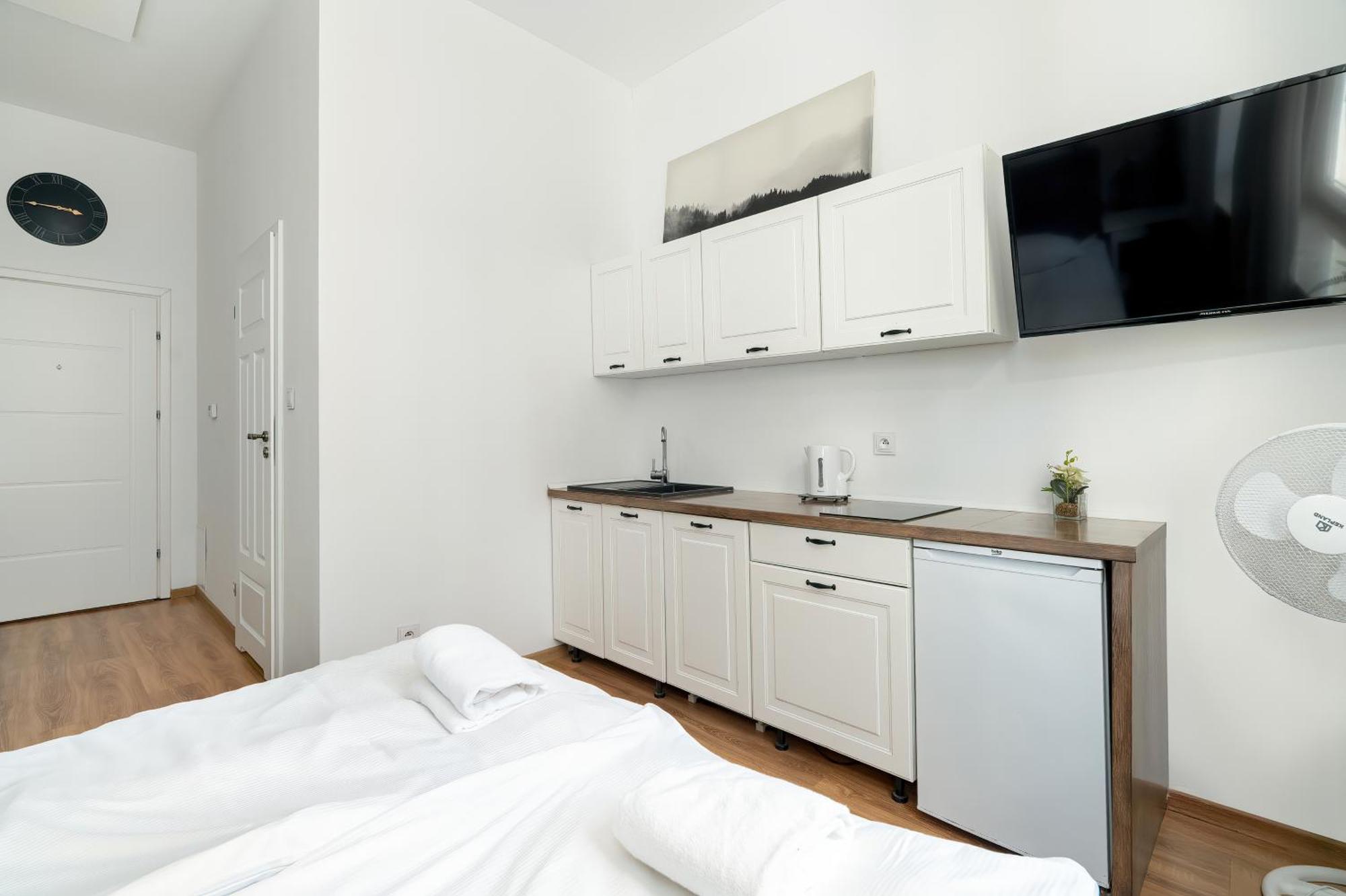 Apartment Cosy Very Berry In Close To The Park By Renters Poznan