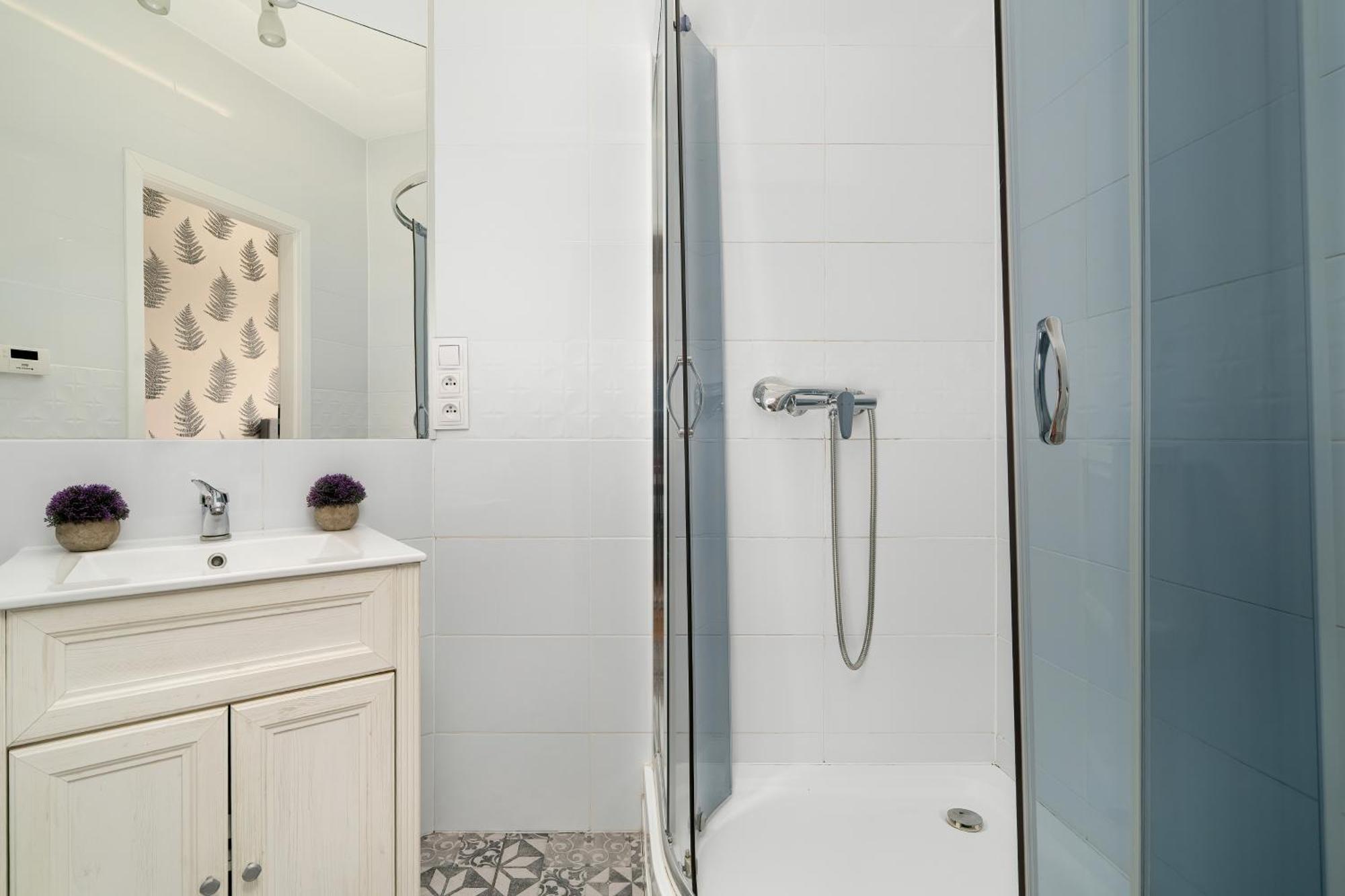 Cosy Very Berry In Close To The Park By Renters *