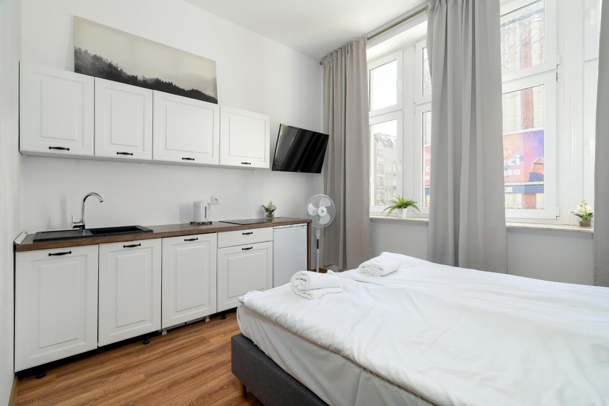 Cosy Very Berry In Close To The Park By Renters Apartment