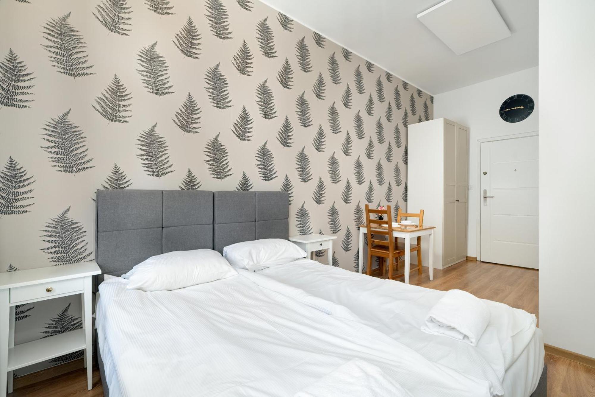 Cosy Very Berry In Close To The Park By Renters Apartament