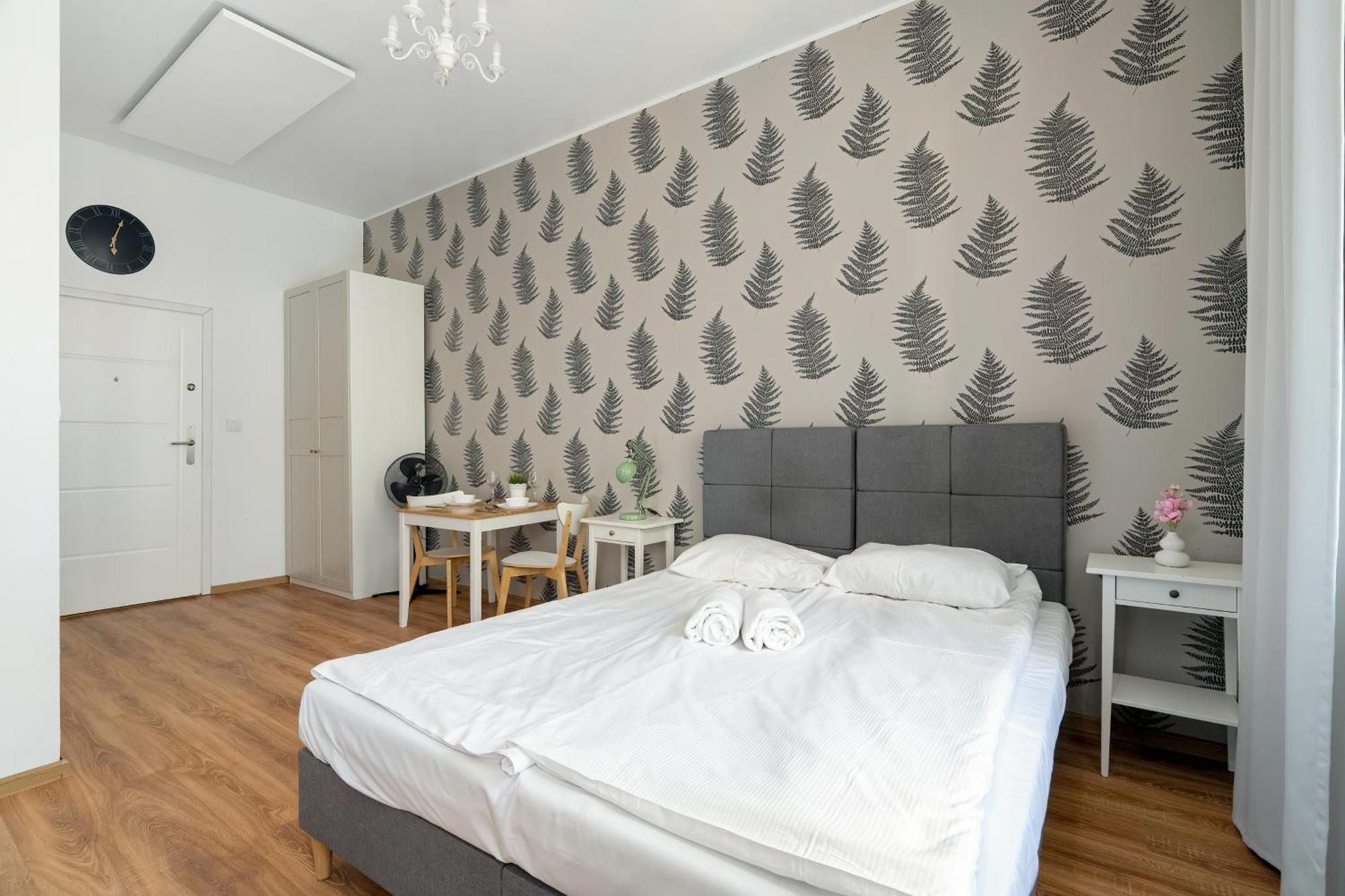 Cosy Very Berry In Close To The Park By Renters Poznań